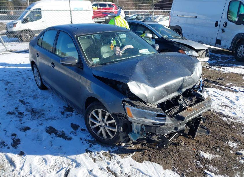 2011 Volkswagen Jetta 2.5L SE (VIN 3VWDZ7AJ1BM039653) main photo