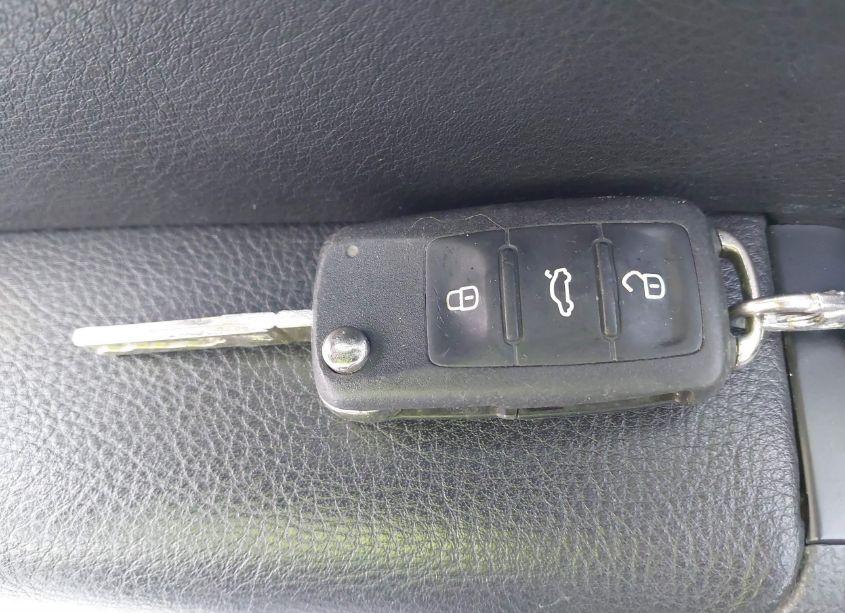 Photo 11 of 2011 Volkswagen Jetta 2.5L SE (VIN 3VWDZ7AJ1BM039653)