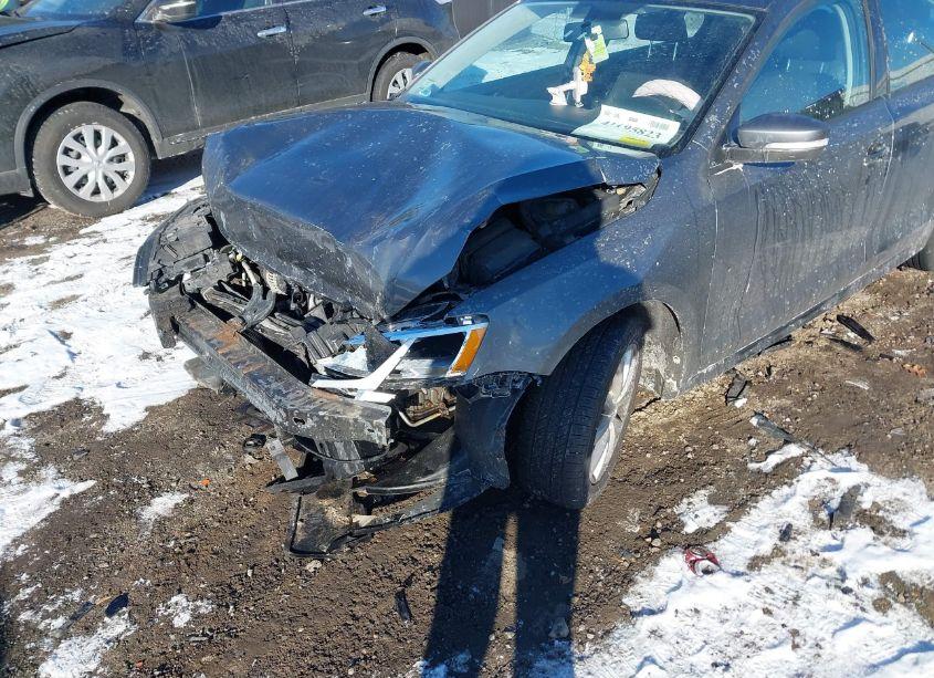 Photo 6 of 2011 Volkswagen Jetta 2.5L SE (VIN 3VWDZ7AJ1BM039653)