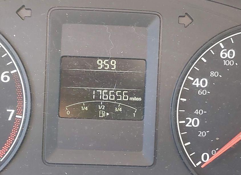 Photo 7 of 2011 Volkswagen Jetta 2.5L SE (VIN 3VWDZ7AJ1BM039653)