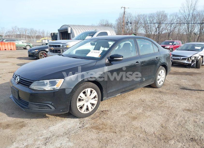 Photo 2 of 2011 Volkswagen Jetta 2.5L SE (VIN 3VWDZ7AJ1BM331271)