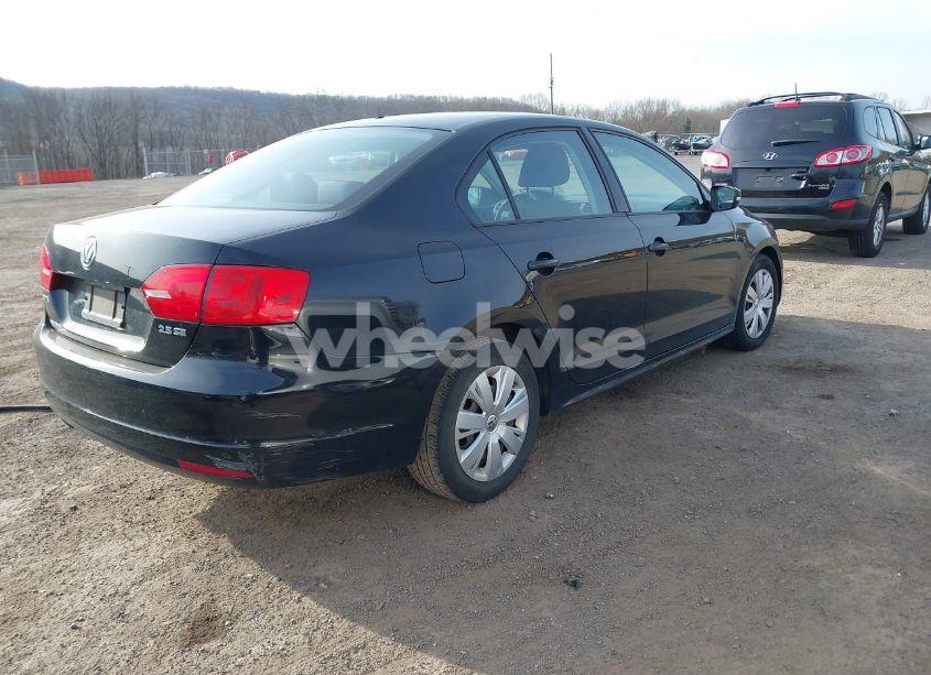 Photo 4 of 2011 Volkswagen Jetta 2.5L SE (VIN 3VWDZ7AJ1BM331271)