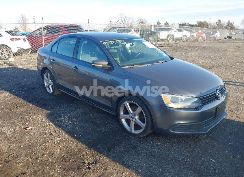 2011 Volkswagen Jetta 2.5L SE (VIN 3VWDZ7AJ1BM353206) main photo