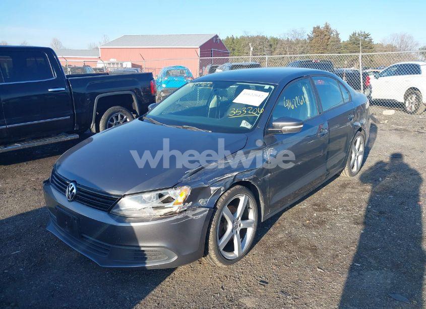 Photo 6 of 2011 Volkswagen Jetta 2.5L SE (VIN 3VWDZ7AJ1BM353206)