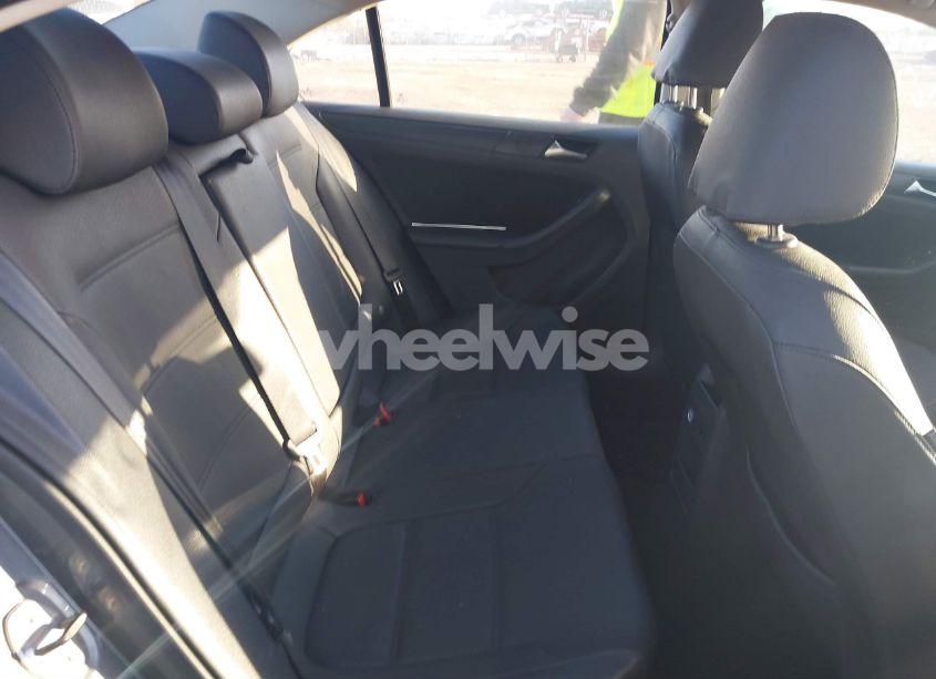 Photo 8 of 2011 Volkswagen Jetta 2.5L SE (VIN 3VWDZ7AJ1BM353206)