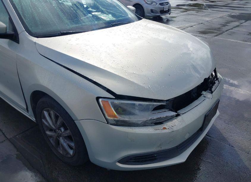 Photo 17 of 2011 Volkswagen Jetta 2.5L SE (VIN 3VWDZ7AJ1BM355473)