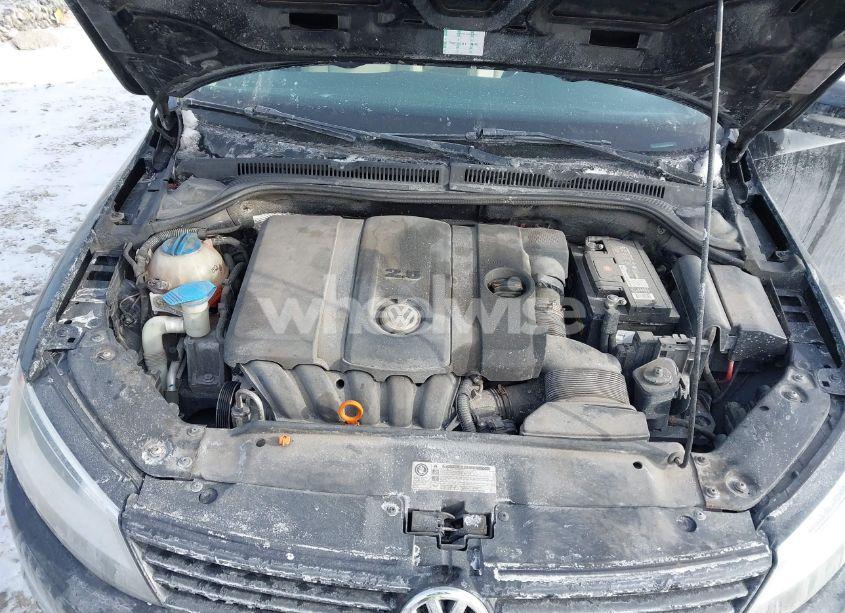 Photo 10 of 2011 Volkswagen Jetta 2.5L SE (VIN 3VWDZ7AJ1BM365467)