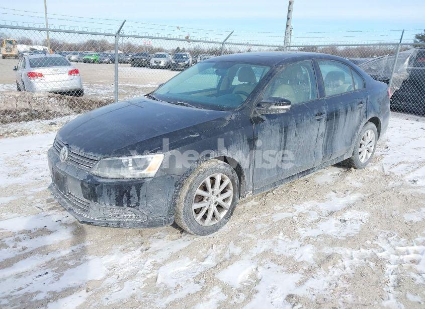 Photo 2 of 2011 Volkswagen Jetta 2.5L SE (VIN 3VWDZ7AJ1BM365467)