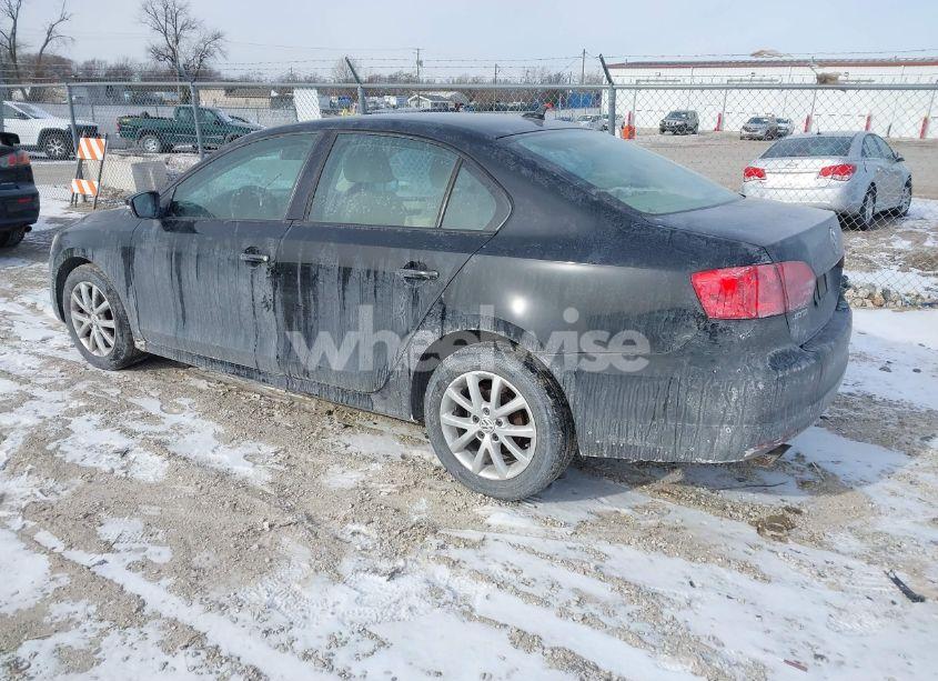 Photo 3 of 2011 Volkswagen Jetta 2.5L SE (VIN 3VWDZ7AJ1BM365467)