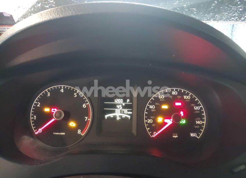 Photo 7 of 2011 Volkswagen Jetta 2.5L SE (VIN 3VWDZ7AJ2BM052198)