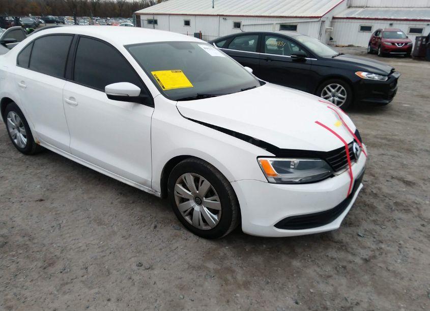 2011 Volkswagen Jetta 2.5L SE (VIN 3VWDZ7AJ2BM301387) main photo