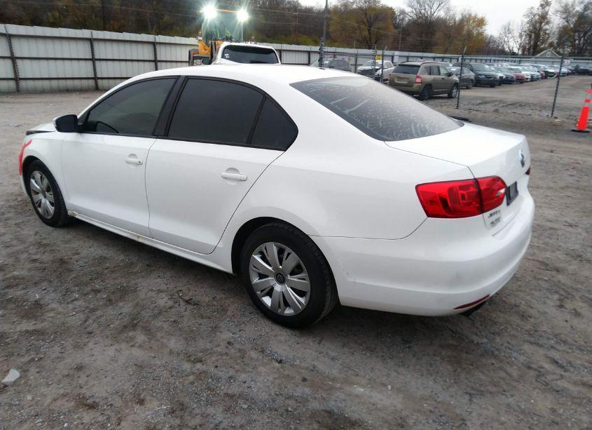 Photo 3 of 2011 Volkswagen Jetta 2.5L SE (VIN 3VWDZ7AJ2BM301387)