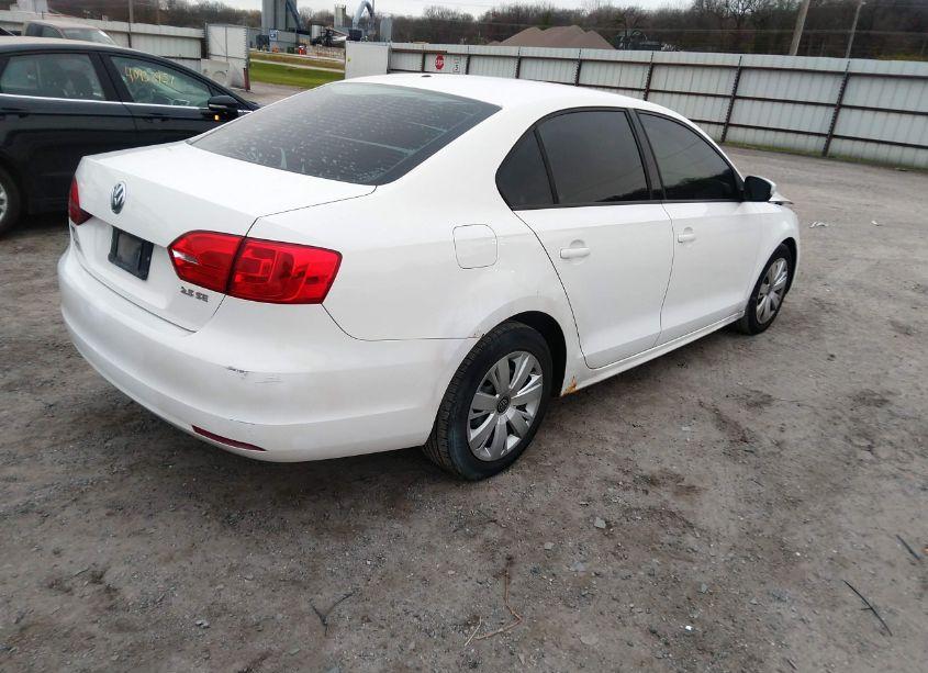Photo 4 of 2011 Volkswagen Jetta 2.5L SE (VIN 3VWDZ7AJ2BM301387)