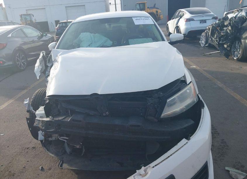 Photo 12 of 2011 Volkswagen Jetta 2.5L SE (VIN 3VWDZ7AJ2BM315340)