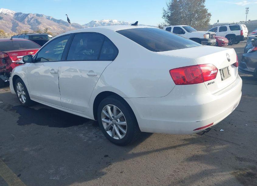 Photo 3 of 2011 Volkswagen Jetta 2.5L SE (VIN 3VWDZ7AJ2BM315340)