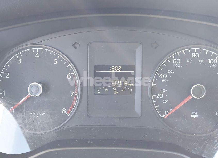 Photo 7 of 2011 Volkswagen Jetta 2.5L SE (VIN 3VWDZ7AJ2BM330064)