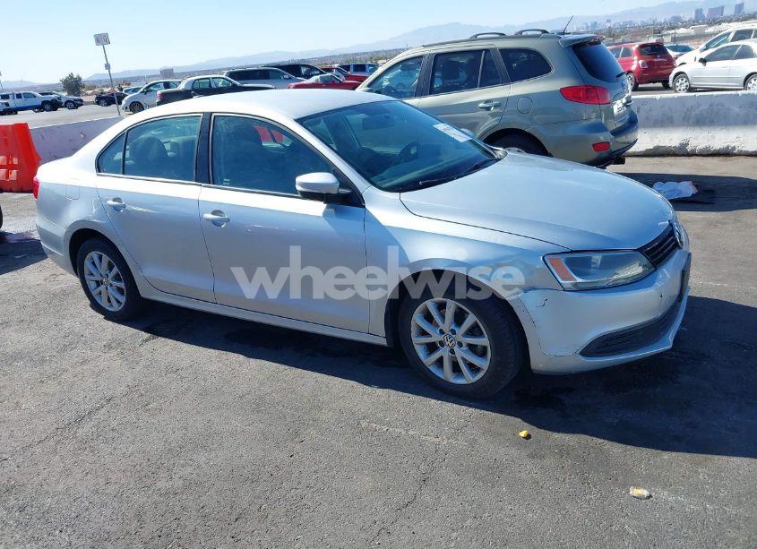 2011 Volkswagen Jetta 2.5L SE (VIN 3VWDZ7AJ3BM041291) main photo