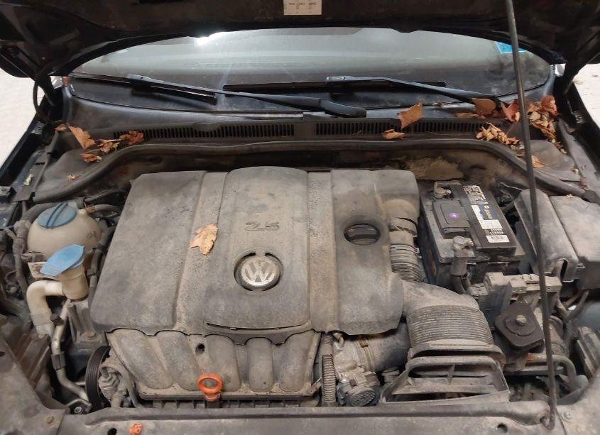 Photo 10 of 2011 Volkswagen Jetta 2.5L SE (VIN 3VWDZ7AJ3BM330011)