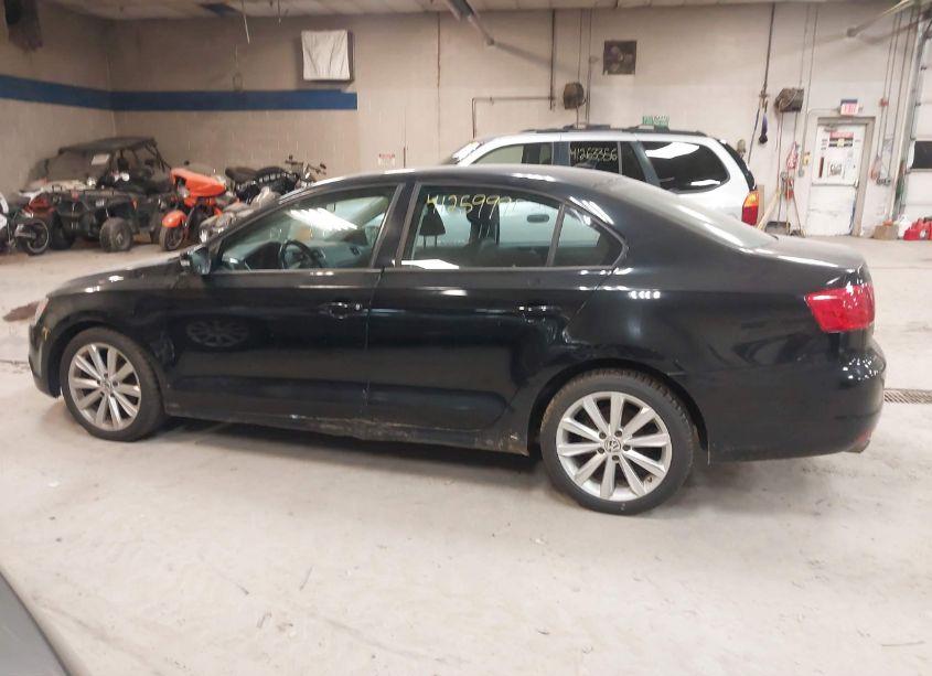 Photo 12 of 2011 Volkswagen Jetta 2.5L SE (VIN 3VWDZ7AJ3BM330011)