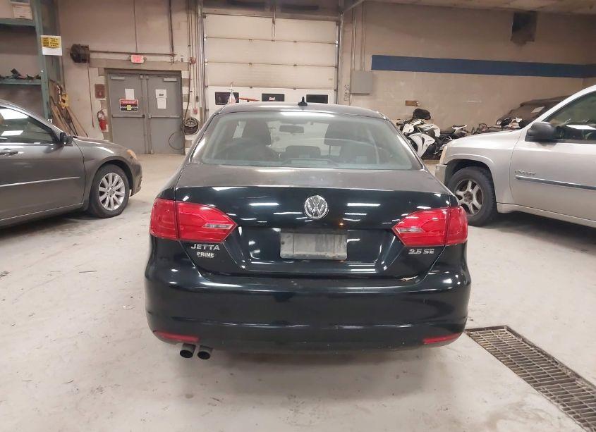 Photo 15 of 2011 Volkswagen Jetta 2.5L SE (VIN 3VWDZ7AJ3BM330011)