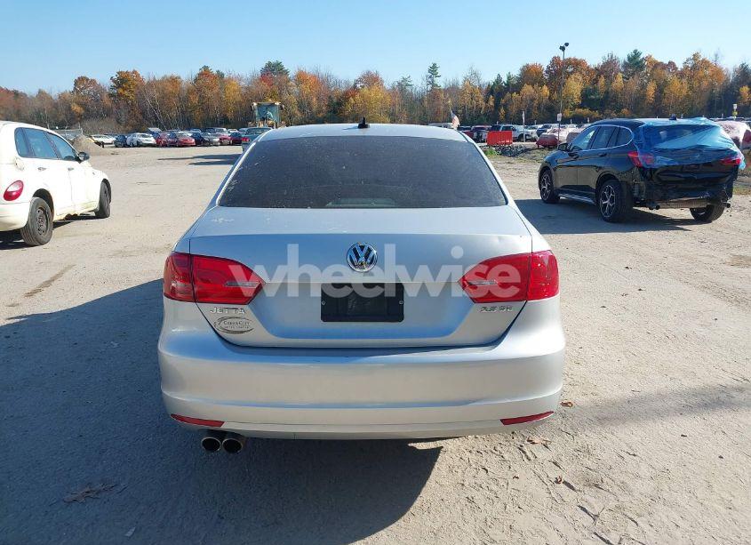 Photo 15 of 2011 Volkswagen Jetta 2.5L SE (VIN 3VWDZ7AJ3BM331451)