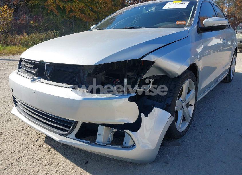 Photo 6 of 2011 Volkswagen Jetta 2.5L SE (VIN 3VWDZ7AJ3BM331451)