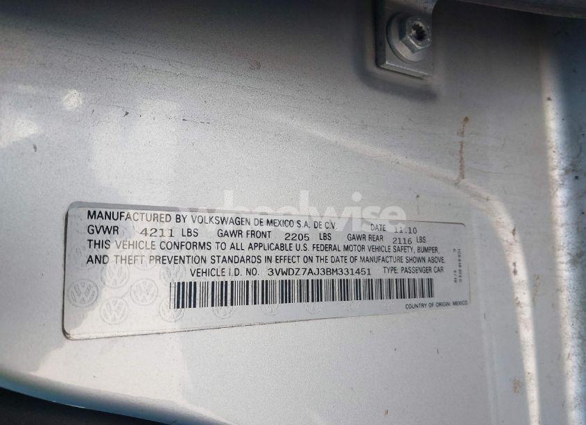 Photo 9 of 2011 Volkswagen Jetta 2.5L SE (VIN 3VWDZ7AJ3BM331451)