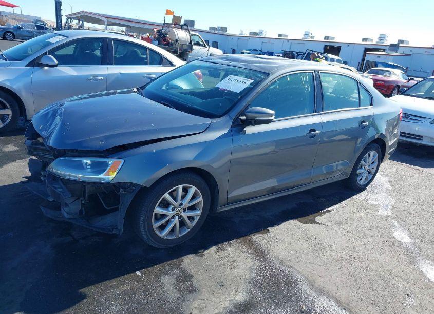 Photo 2 of 2011 Volkswagen Jetta 2.5L SE (VIN 3VWDZ7AJ3BM345463)