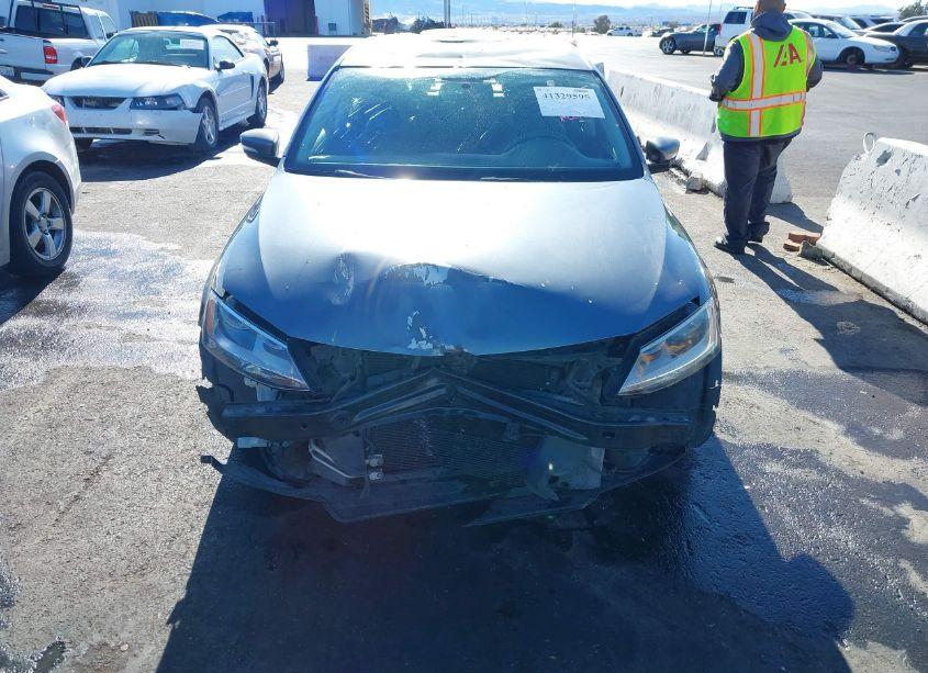 Photo 6 of 2011 Volkswagen Jetta 2.5L SE (VIN 3VWDZ7AJ3BM345463)