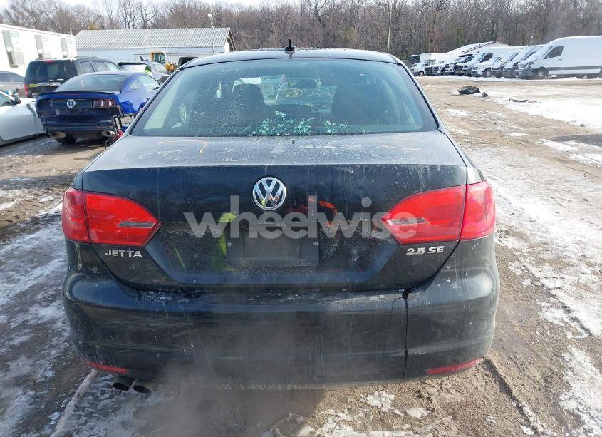 Photo 16 of 2011 Volkswagen Jetta 2.5L SE (VIN 3VWDZ7AJ3BM351022)