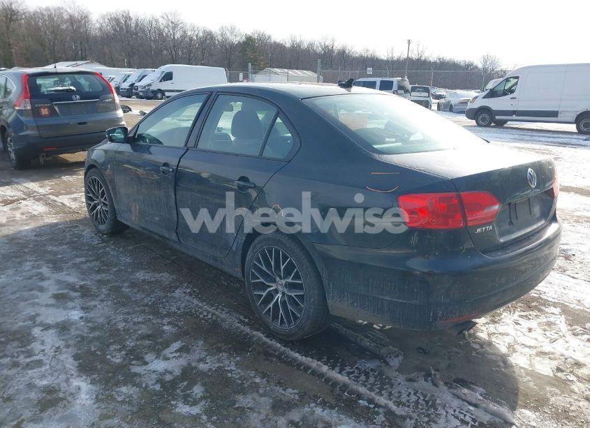 Photo 3 of 2011 Volkswagen Jetta 2.5L SE (VIN 3VWDZ7AJ3BM351022)