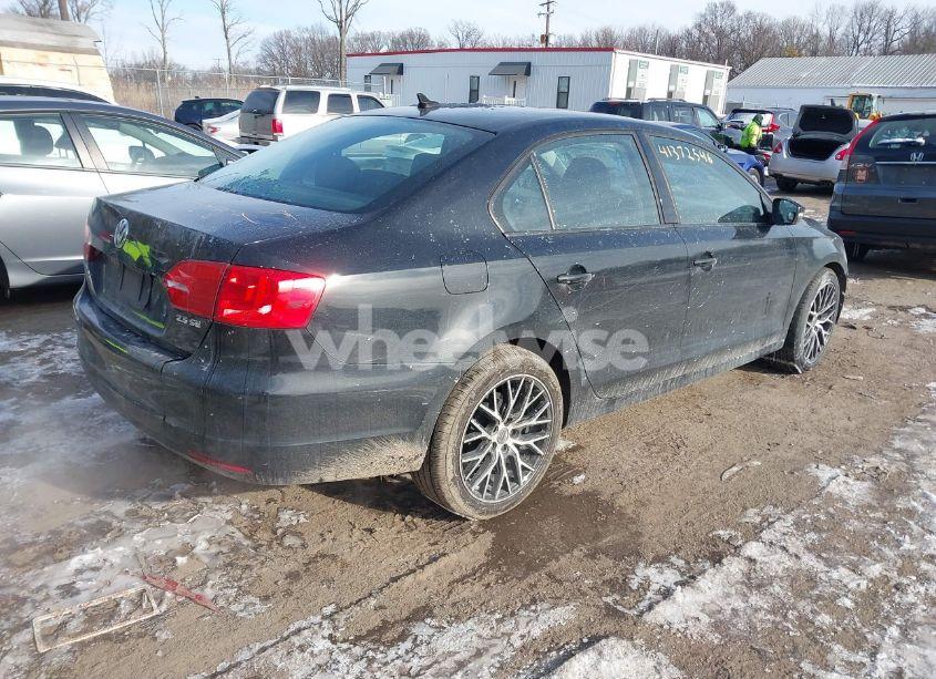 Photo 4 of 2011 Volkswagen Jetta 2.5L SE (VIN 3VWDZ7AJ3BM351022)