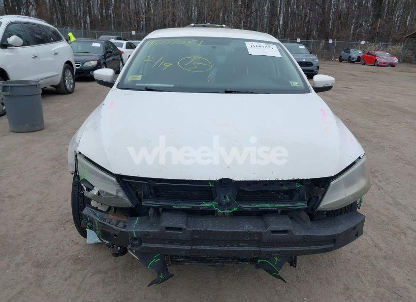 Photo 12 of 2011 Volkswagen Jetta 2.5L SE (VIN 3VWDZ7AJ3BM373215)