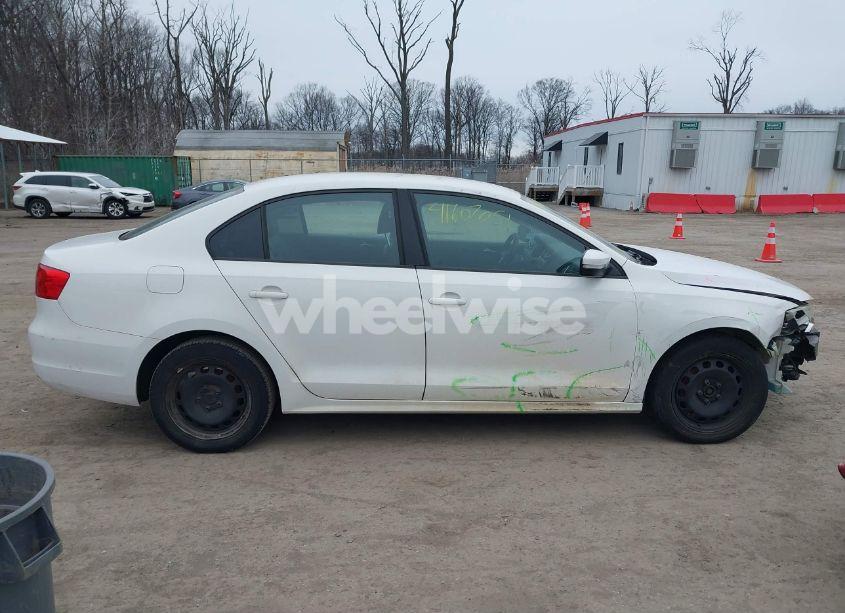 Photo 13 of 2011 Volkswagen Jetta 2.5L SE (VIN 3VWDZ7AJ3BM373215)