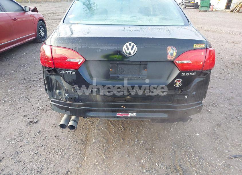 Photo 6 of 2011 Volkswagen Jetta 2.5L SE (VIN 3VWDZ7AJ3BM375952)