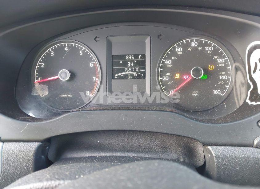 Photo 7 of 2011 Volkswagen Jetta 2.5L SE (VIN 3VWDZ7AJ3BM375952)