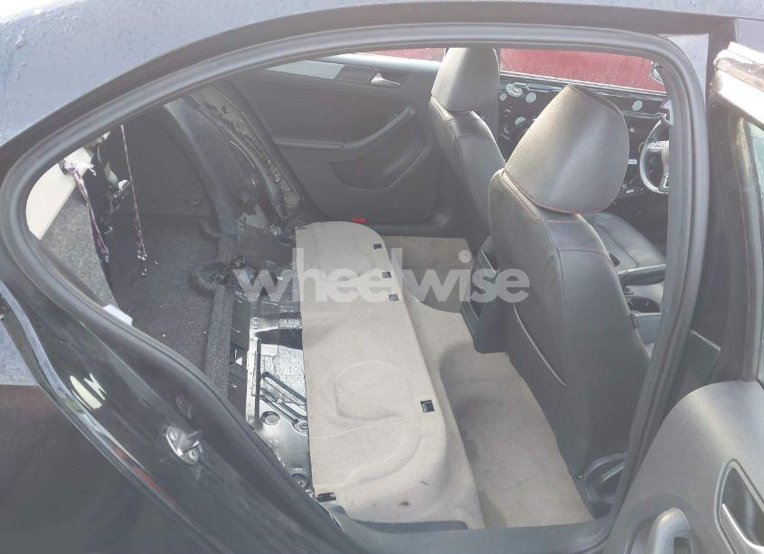 Photo 8 of 2011 Volkswagen Jetta 2.5L SE (VIN 3VWDZ7AJ3BM375952)