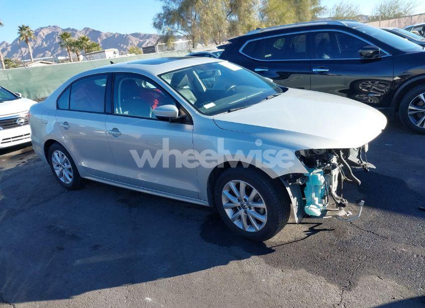 2011 Volkswagen Jetta 2.5L SE (VIN 3VWDZ7AJ4BM327134) main photo