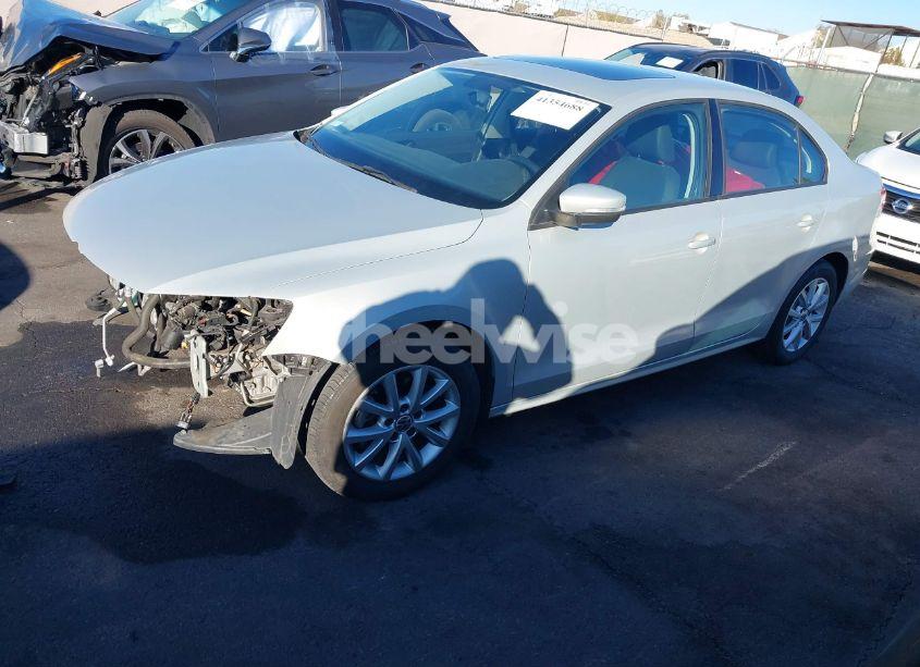 Photo 2 of 2011 Volkswagen Jetta 2.5L SE (VIN 3VWDZ7AJ4BM327134)