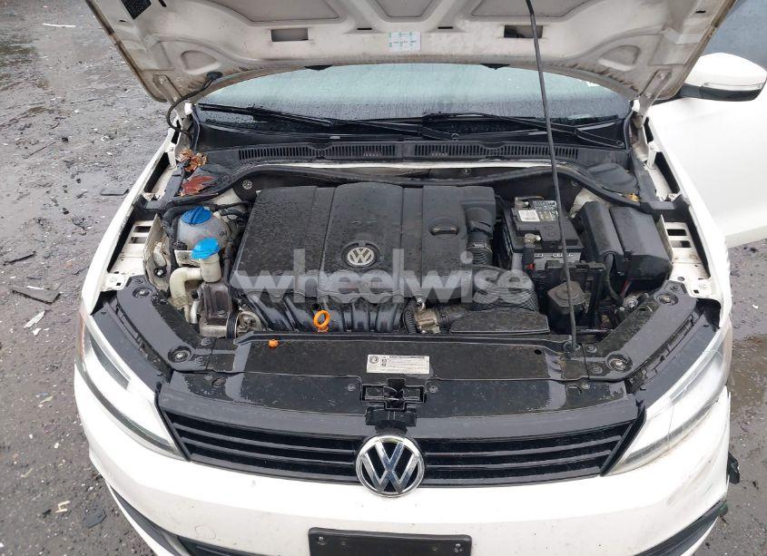 Photo 10 of 2011 Volkswagen Jetta 2.5L SE (VIN 3VWDZ7AJ4BM385356)