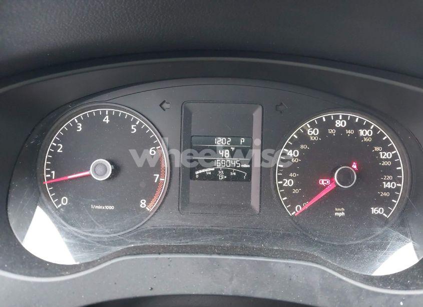 Photo 7 of 2011 Volkswagen Jetta 2.5L SE (VIN 3VWDZ7AJ4BM385356)