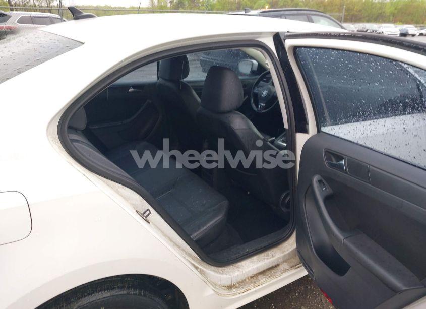 Photo 8 of 2011 Volkswagen Jetta 2.5L SE (VIN 3VWDZ7AJ4BM385356)