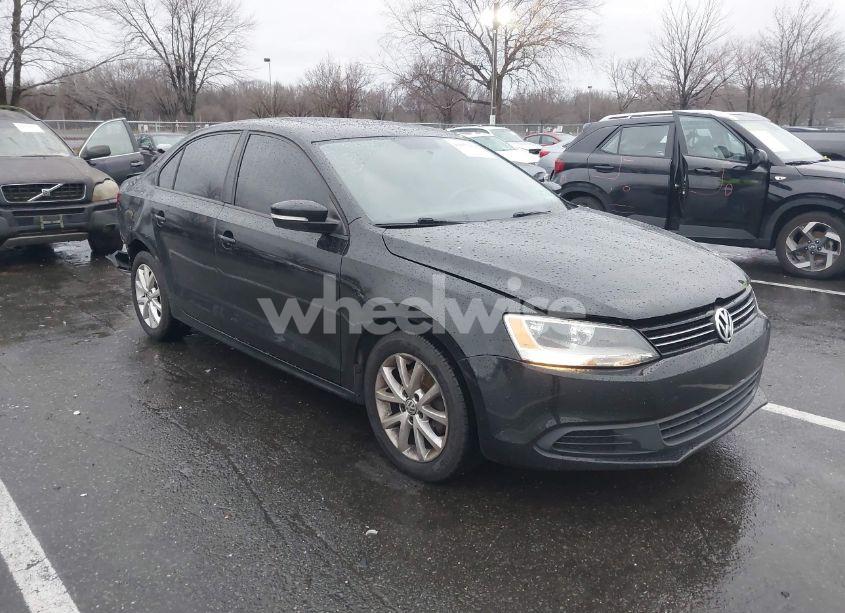 2011 Volkswagen Jetta 2.5L SE (VIN 3VWDZ7AJ5BM351071) main photo