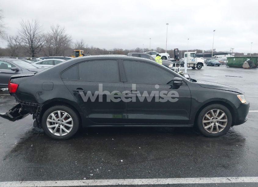 Photo 13 of 2011 Volkswagen Jetta 2.5L SE (VIN 3VWDZ7AJ5BM351071)