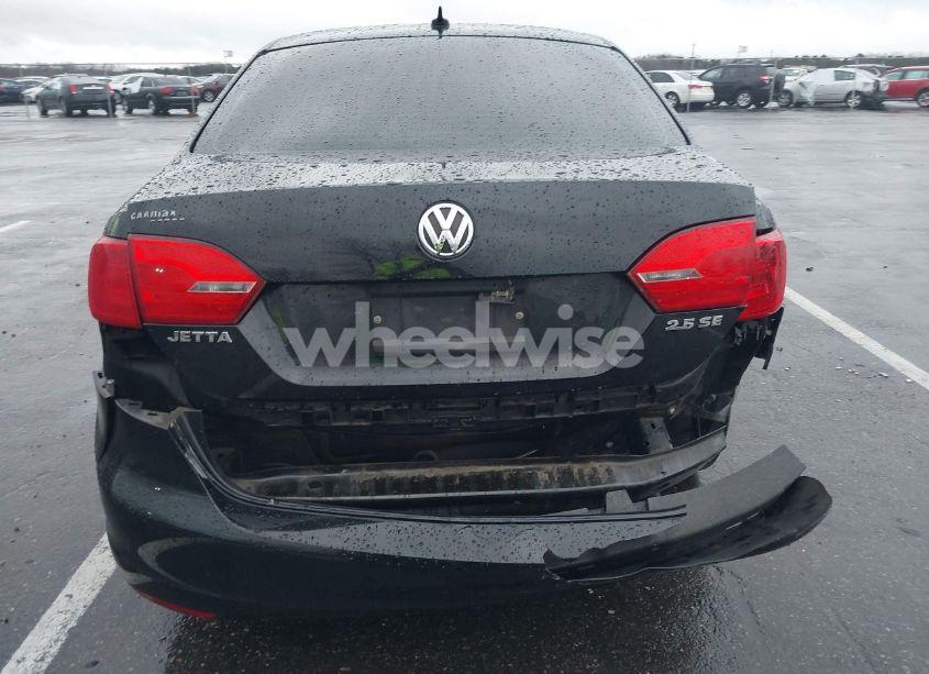 Photo 17 of 2011 Volkswagen Jetta 2.5L SE (VIN 3VWDZ7AJ5BM351071)