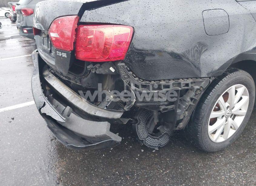 Photo 18 of 2011 Volkswagen Jetta 2.5L SE (VIN 3VWDZ7AJ5BM351071)