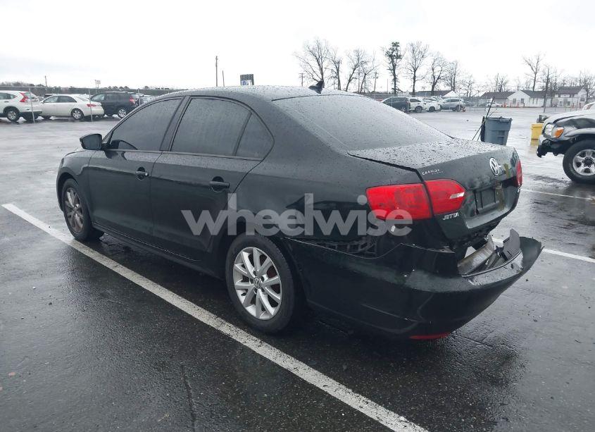 Photo 3 of 2011 Volkswagen Jetta 2.5L SE (VIN 3VWDZ7AJ5BM351071)