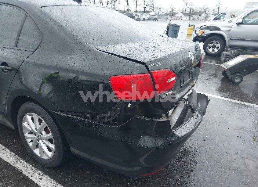 Photo 6 of 2011 Volkswagen Jetta 2.5L SE (VIN 3VWDZ7AJ5BM351071)