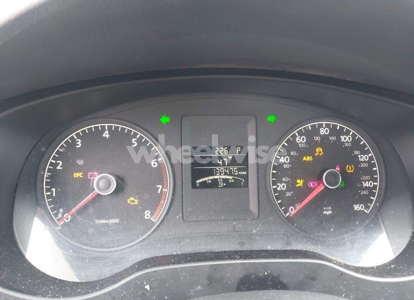 Photo 7 of 2011 Volkswagen Jetta 2.5L SE (VIN 3VWDZ7AJ5BM377346)