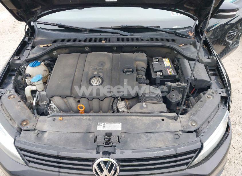 Photo 10 of 2011 Volkswagen Jetta 2.5L SE (VIN 3VWDZ7AJ5BM390209)